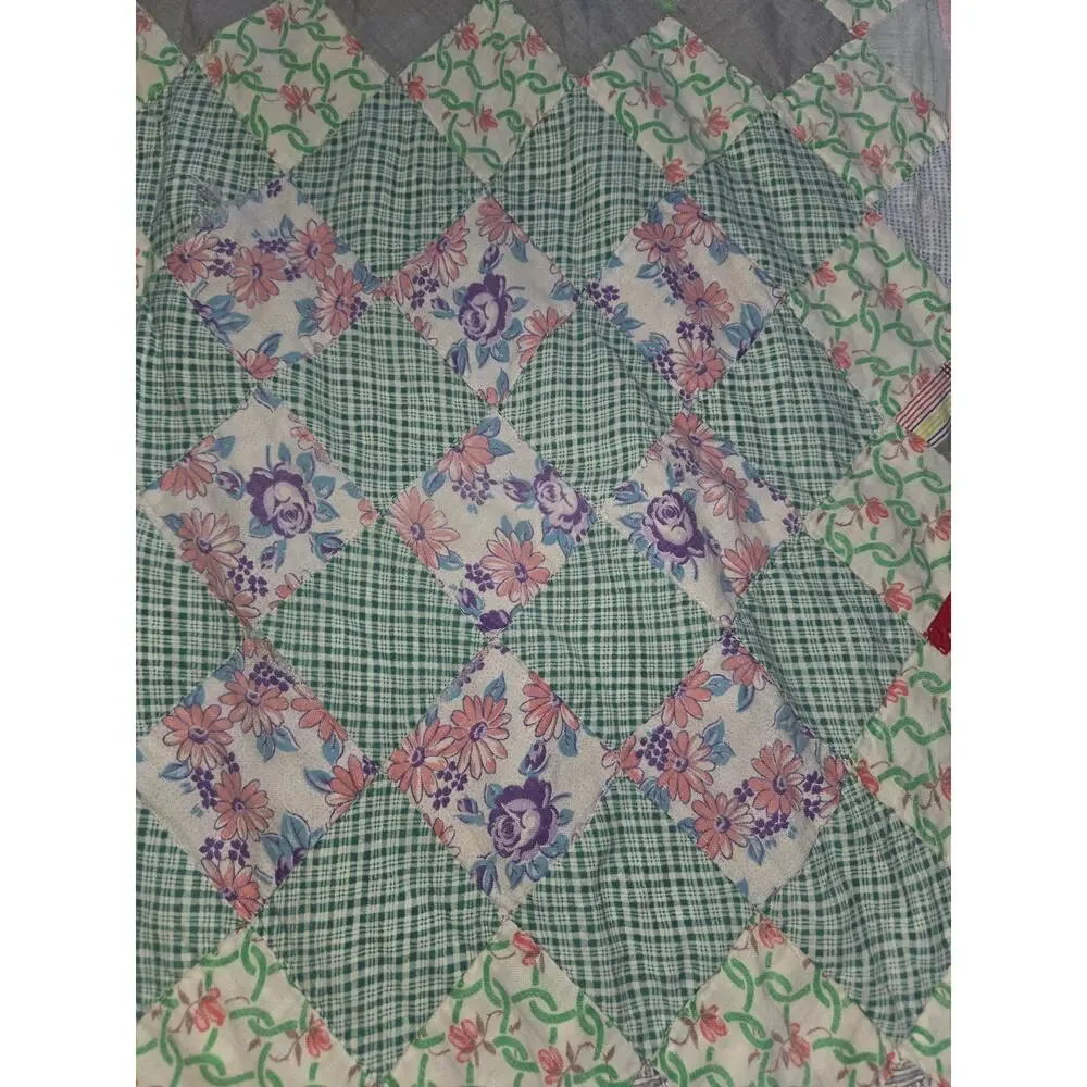 Vintage Handmade Patchwork Trip Around The World Quilt 87